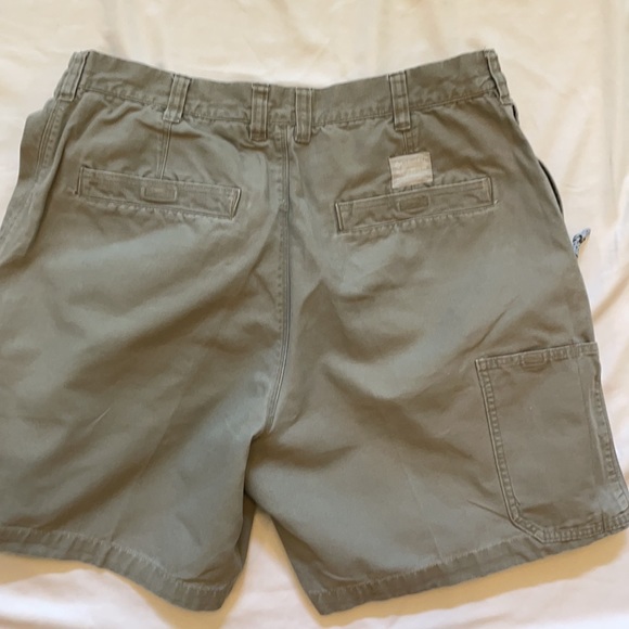 Two pair men’s shorts - Columbia- Izod - Picture 3 of 7